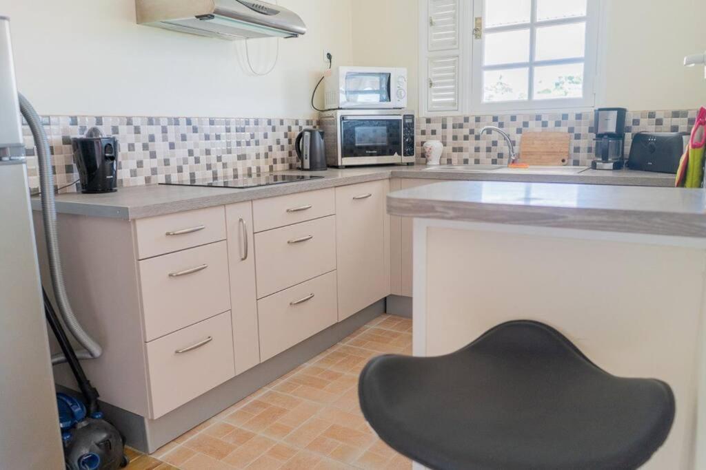 Location Saisonniere Bel Appartement Ле Троа-Илет Екстериор снимка